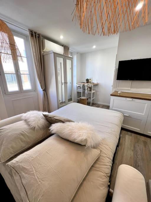 Studio 2 Neuf A 100M Des Plages Et De La Gare Saint-Raphaël エクステリア 写真