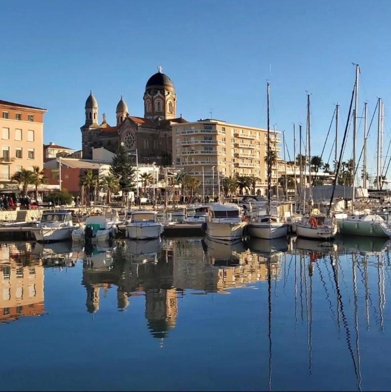 Studio 2 Neuf A 100M Des Plages Et De La Gare Saint-Raphaël エクステリア 写真